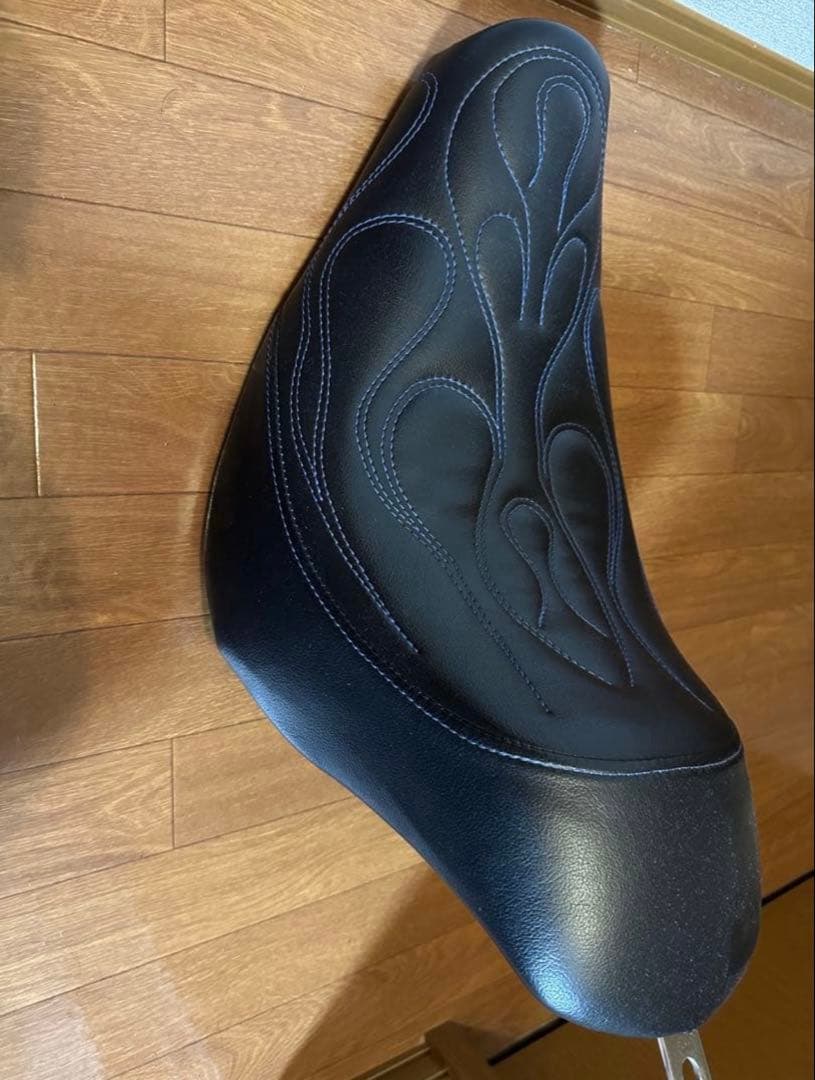 ソフテイル カスタムシート