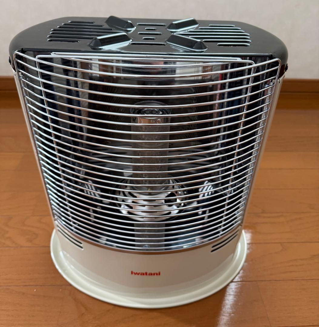 未使用 新型デカ暖III イワタニ カセットガスストーブ　ガス3本付