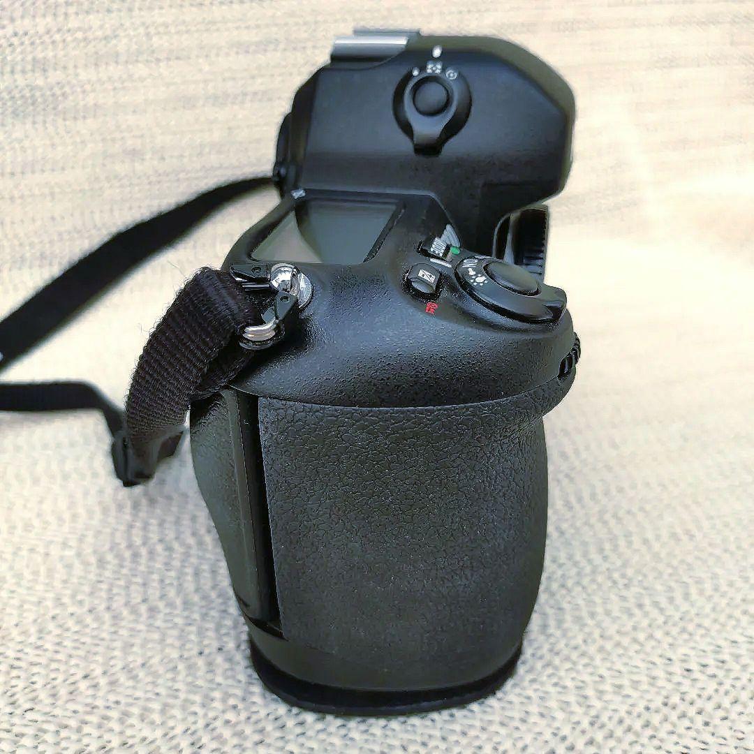 ✨通電OK✨Nikon F100 フィルムカメラ（付属品付き）