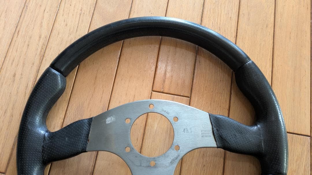 MOMO ステアリング RACE 35パイ