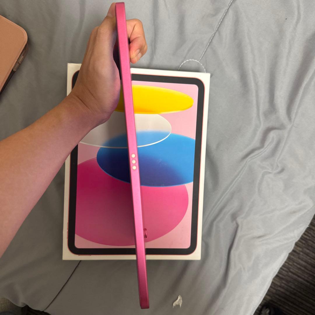 しんちゃん　iPad (第10世代) Wi-Fi 64GB ピンク