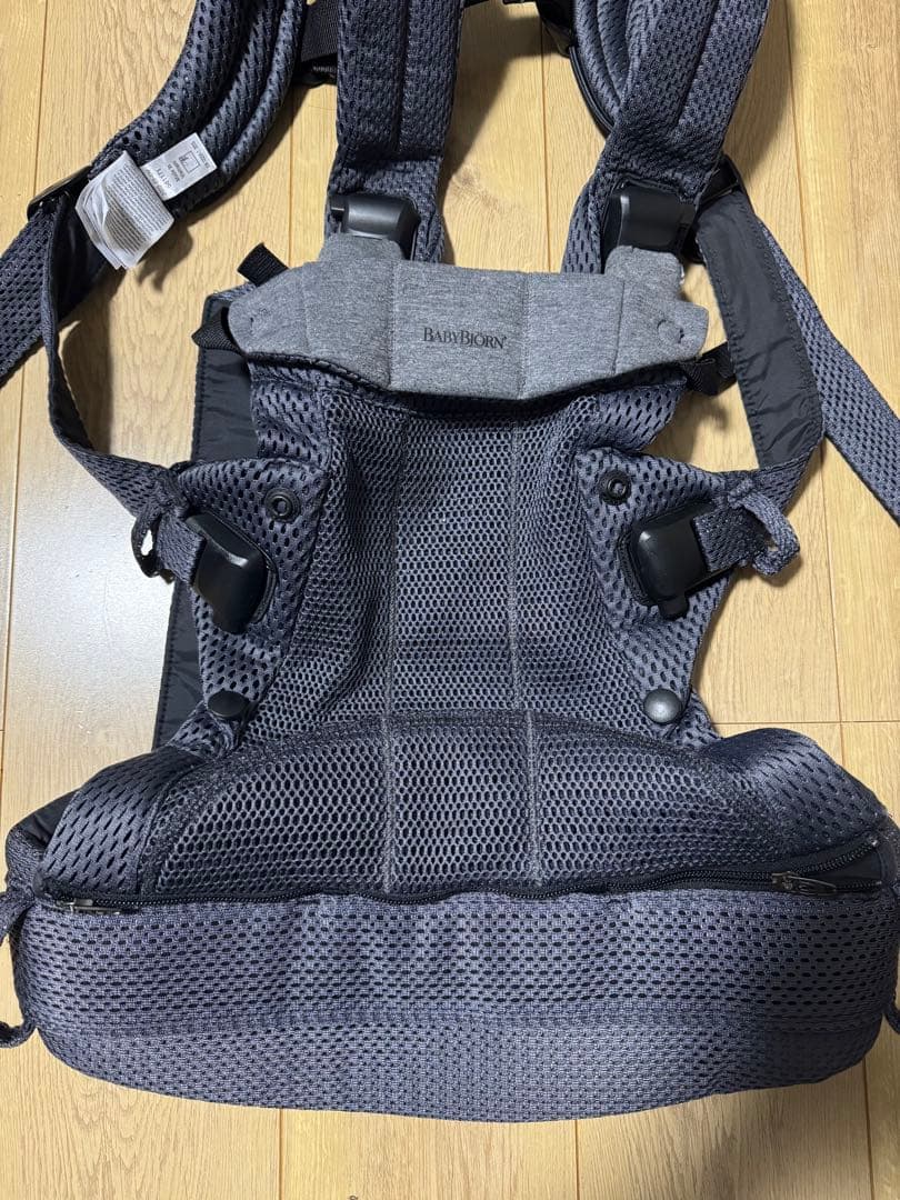 美品！BABYBJRN BABY CARRIER HARMONY