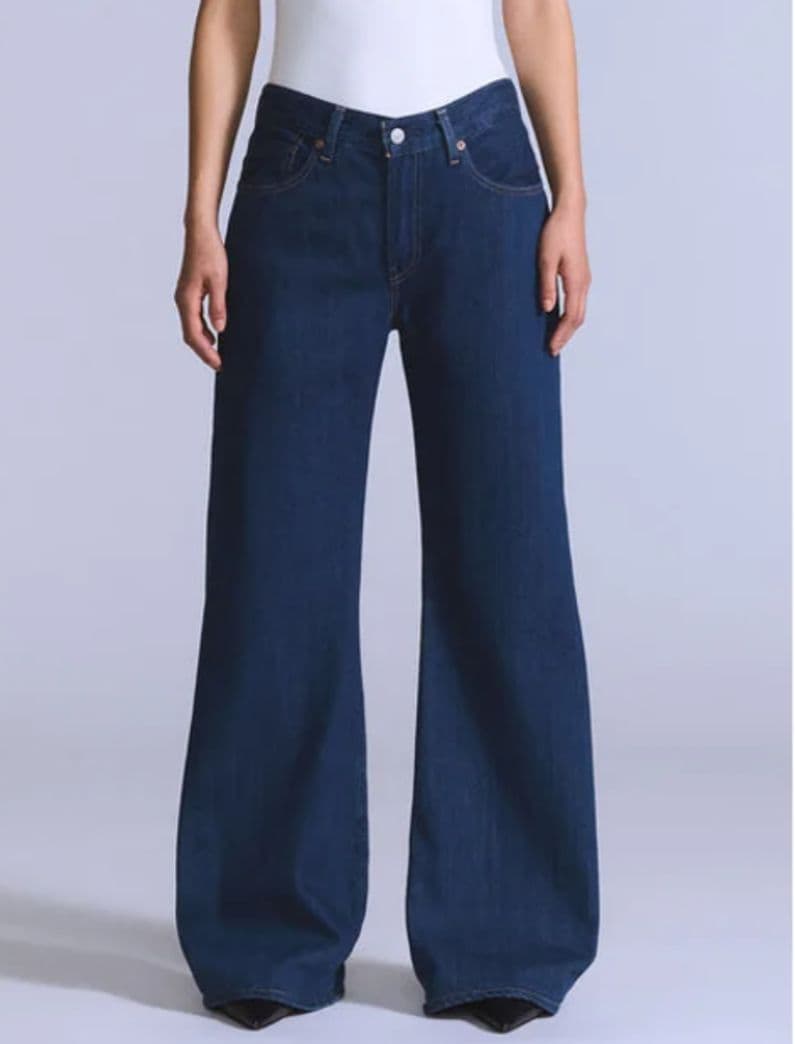 2025ssリーバイス　BLUETAB CARVE リラックスジーンズインディゴ