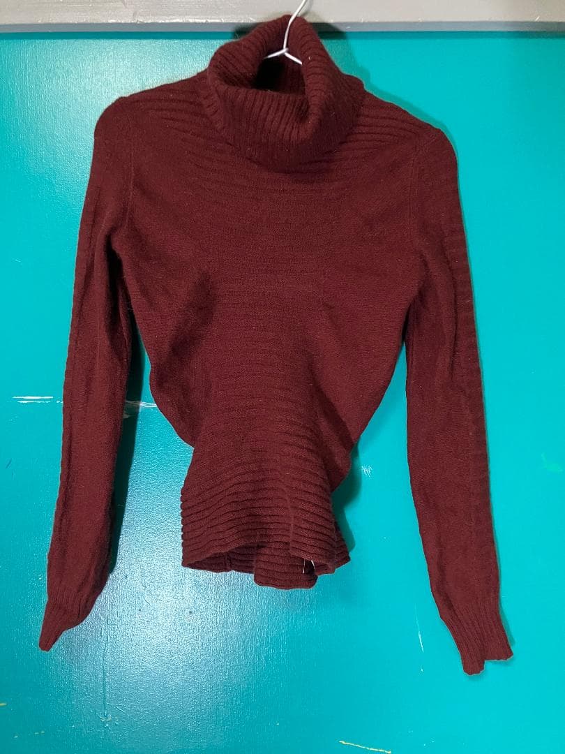 ALEXANDER McQUEEN バーガンディ タートルネック セーター