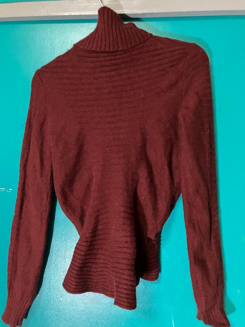 ALEXANDER McQUEEN バーガンディ タートルネック セーター