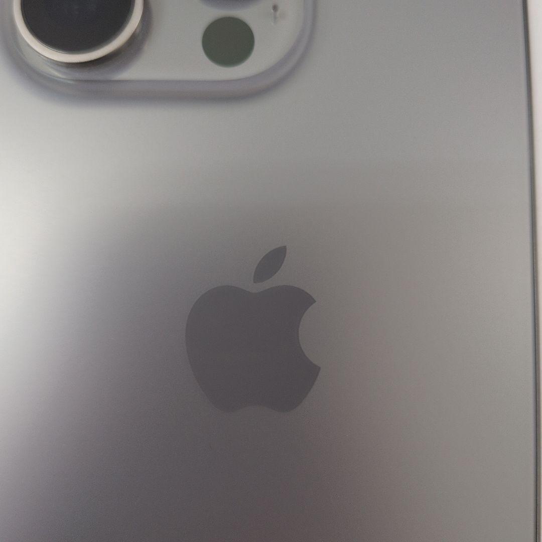 【美品】iPhone 15 Pro 128GB ナチュラルチタニウム