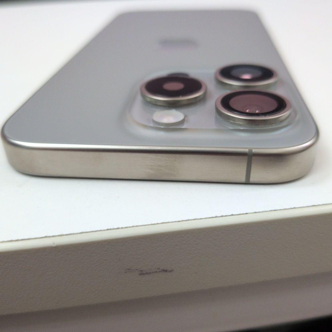 【美品】iPhone 15 Pro 128GB ナチュラルチタニウム