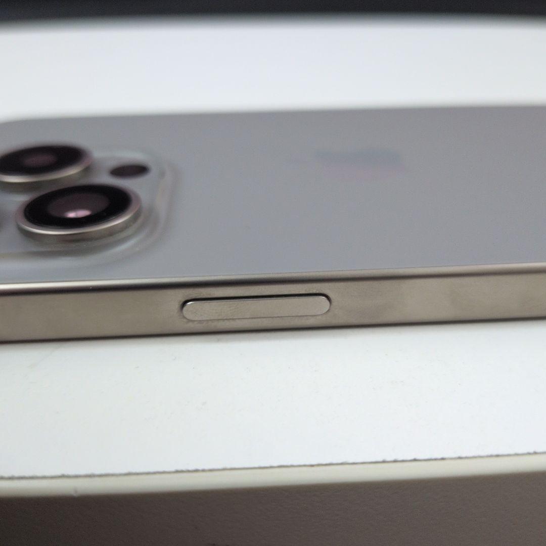 【美品】iPhone 15 Pro 128GB ナチュラルチタニウム