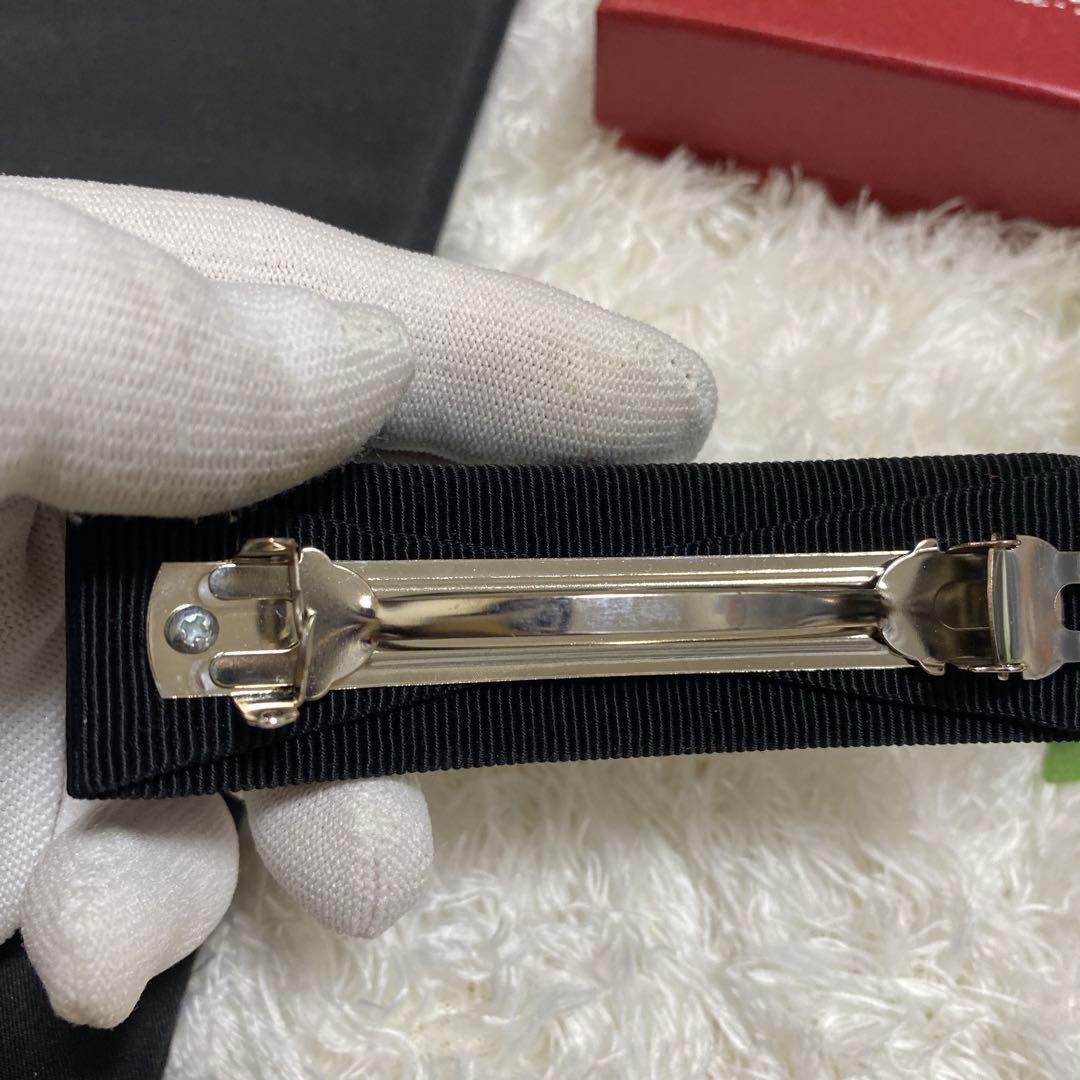 フェラガモ　バレッタ　シルバー　金具　お洒落　小物　箱付き