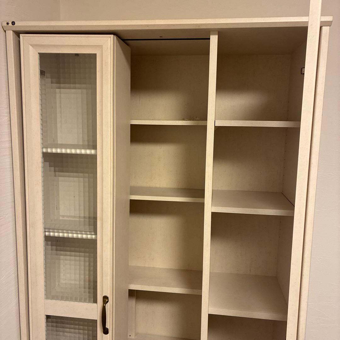 ホワイト木製本棚 ガラス扉付き