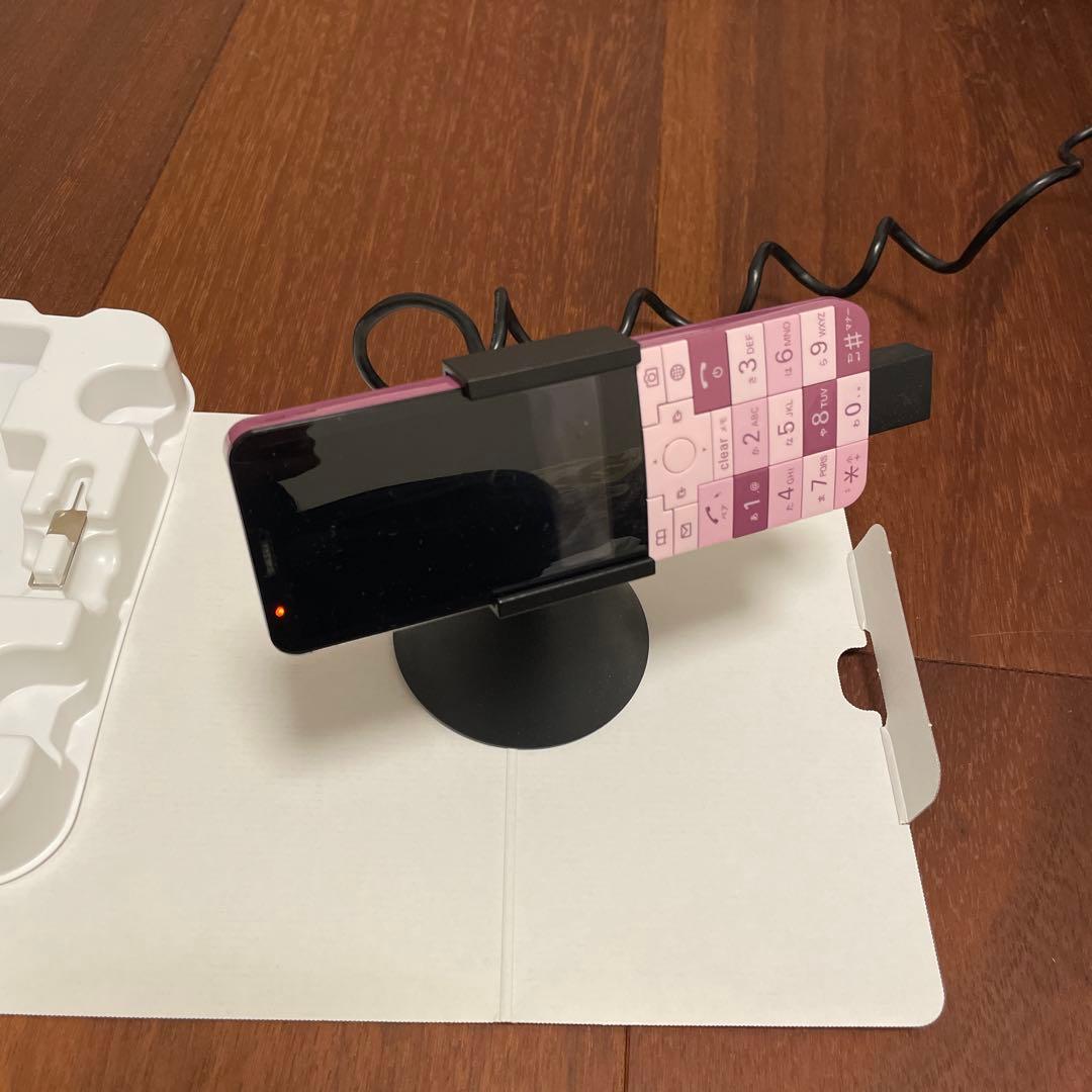 携帯電話本体 INFOBAR xv CHERRY BERRY