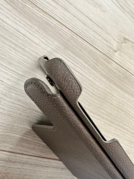 Demiurvo iPhone14pro POCHE FLAT 美品