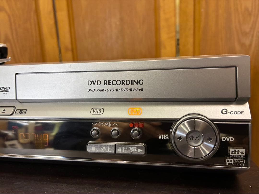 Panasonic VHS/DVDレコーダーDMR-ES30V ビデオ一体型