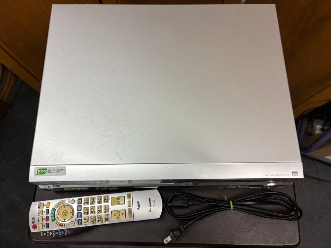 Panasonic VHS/DVDレコーダーDMR-ES30V ビデオ一体型