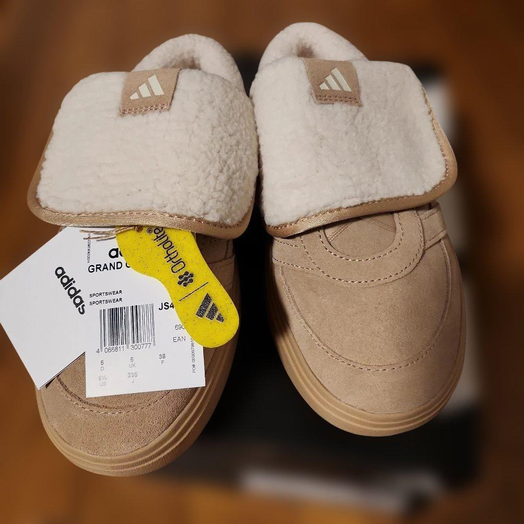 【新品未使用】韓国　adidas　GRAND COURTミュール　23.5cm