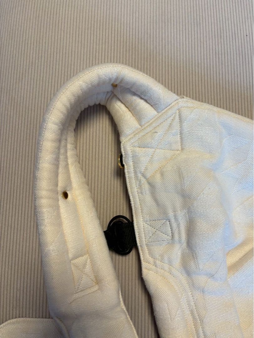 期間限定お値下げ【美品】アーティポッペ 抱っこ紐 ホワイト