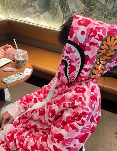 BAPE ピンクカモフラージュ サメパーカー M