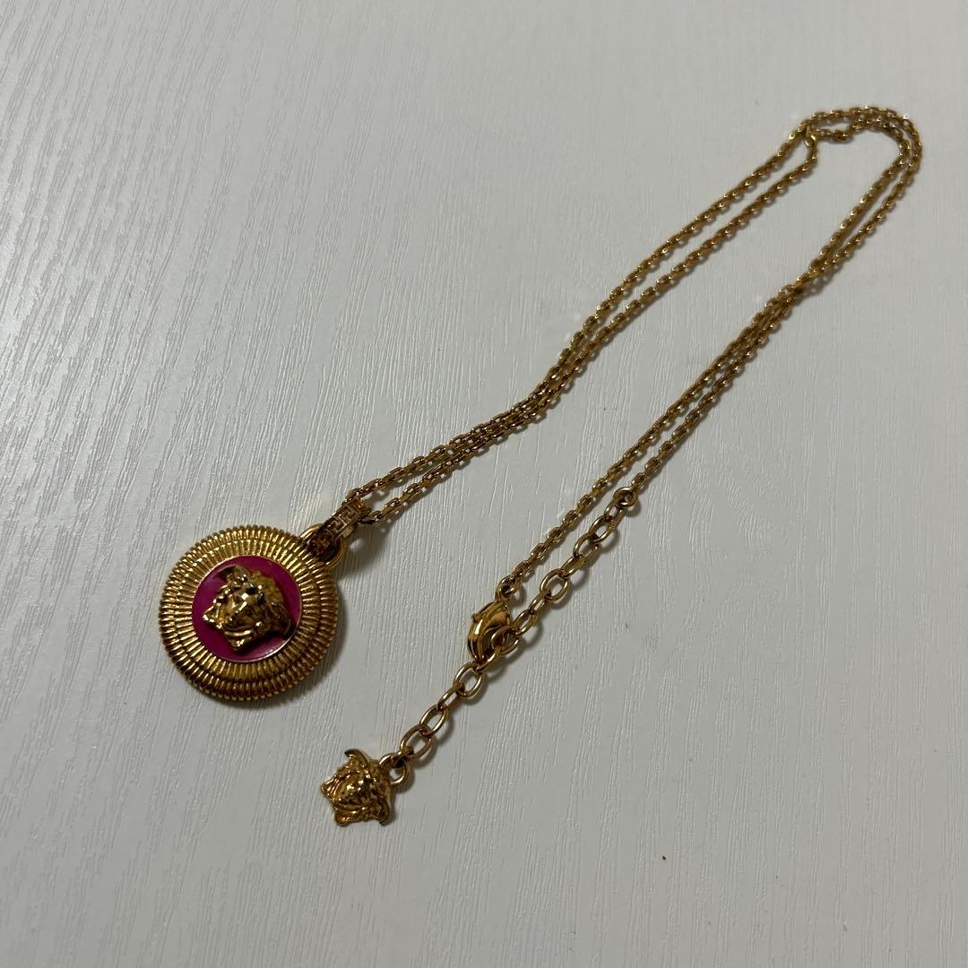 VERSACE ゴールドライオンネックレス