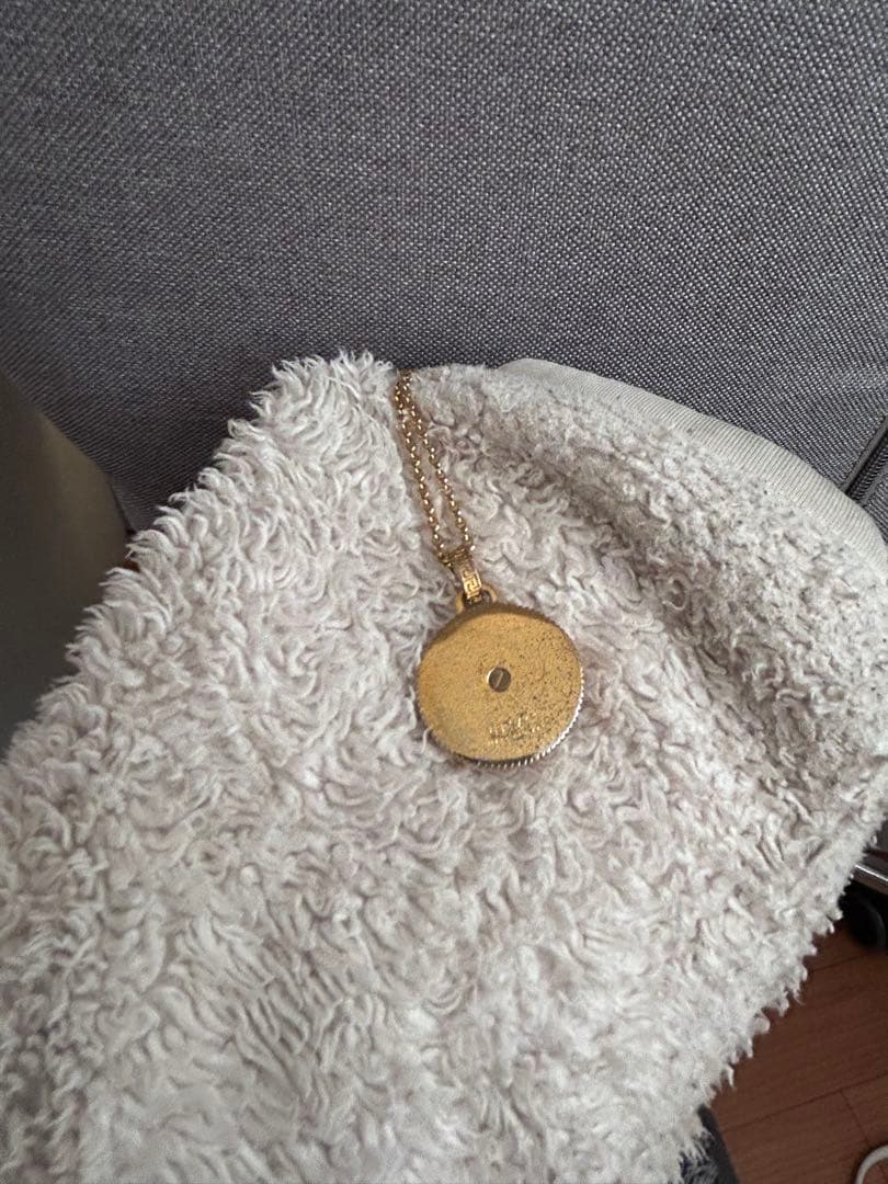 VERSACE ゴールドライオンネックレス