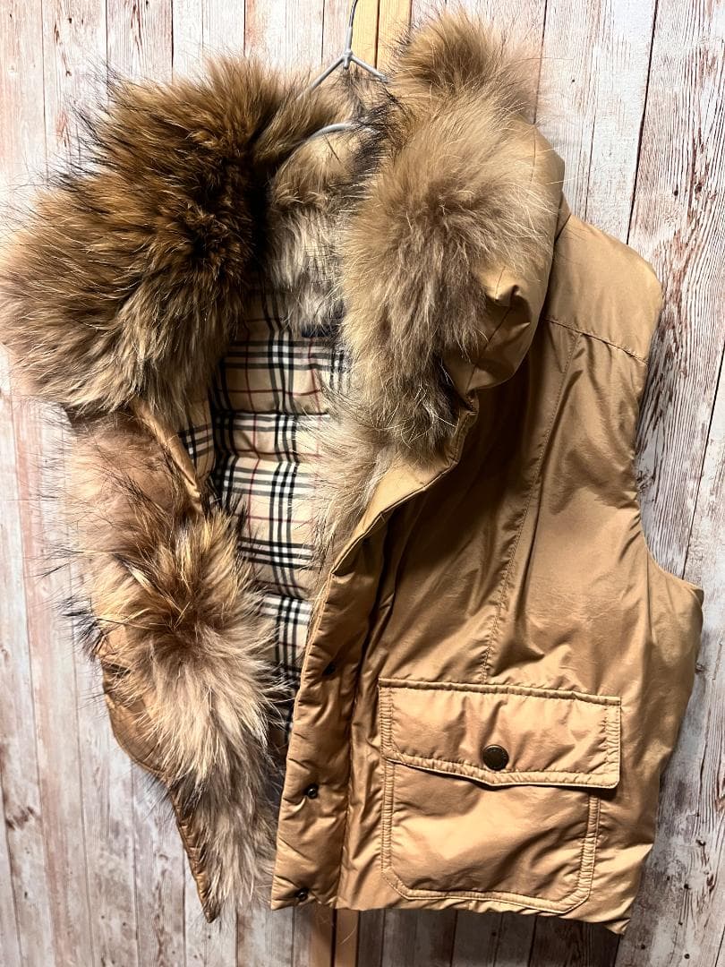 BURBERRY BLUE LABEL リアルファー(ラクーン) ダウンベスト