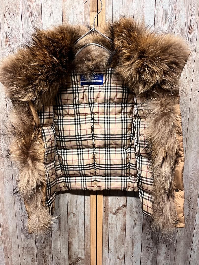BURBERRY BLUE LABEL リアルファー(ラクーン) ダウンベスト