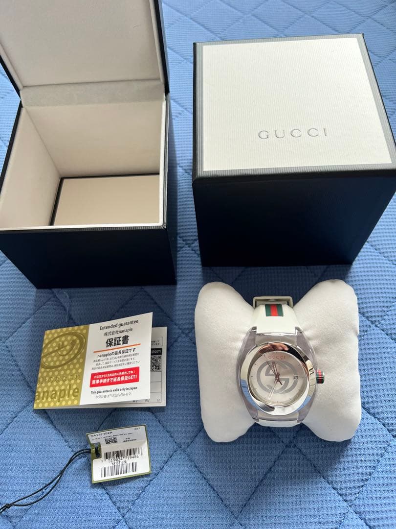 GUCCI ホワイトラバーベルト 時計