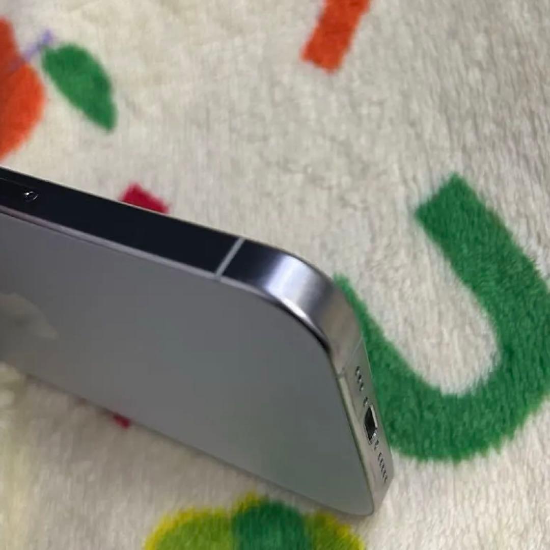 超美品iPhone 15 Pro 512gb本体