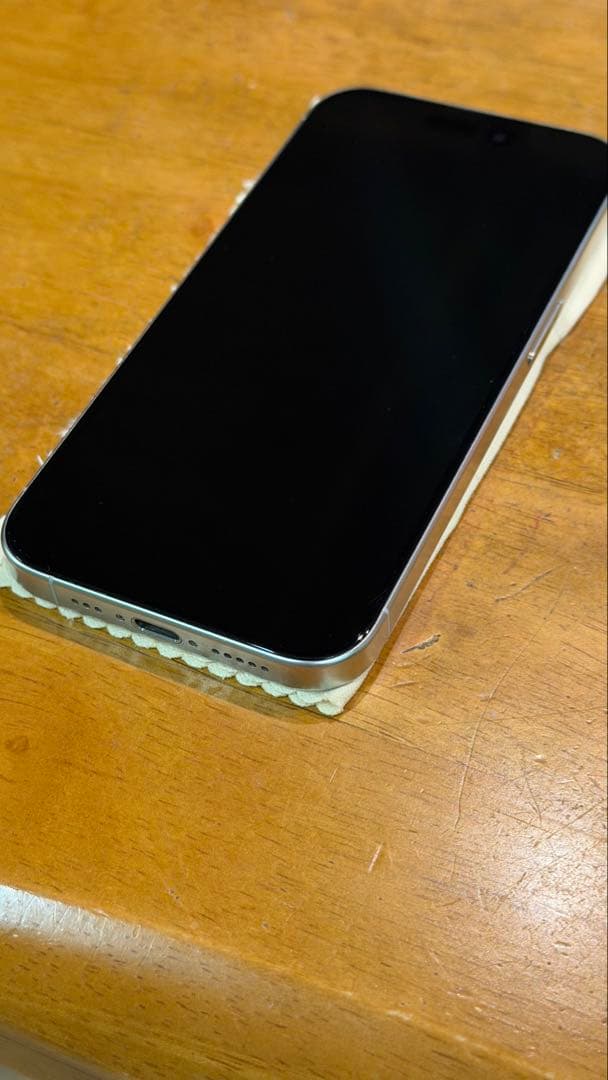 超美品iPhone 15 Pro 512gb本体