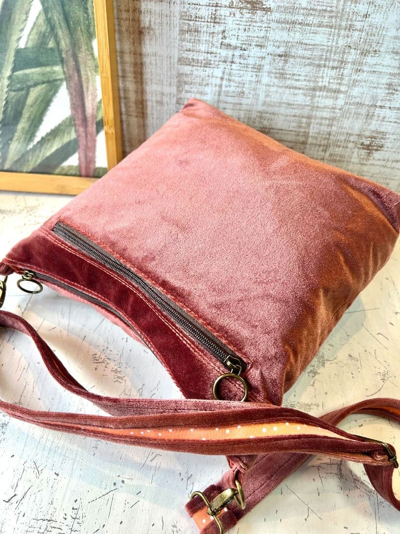 ロラライハリス♡テラコッタローズベロア♡刺繍のふんわり軽量ショルダーバッグ