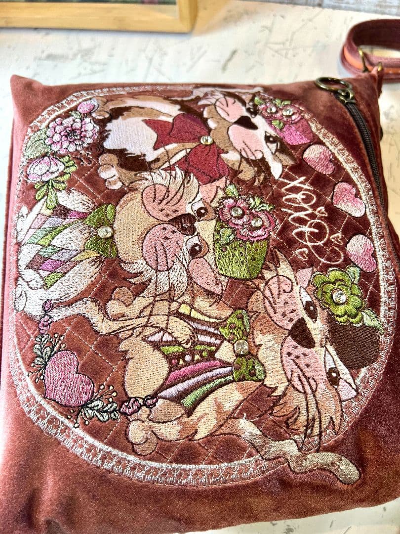 ロラライハリス♡テラコッタローズベロア♡刺繍のふんわり軽量ショルダーバッグ