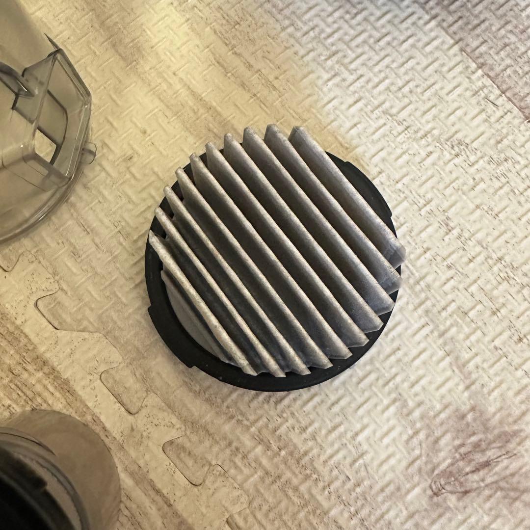 ⑨ 【超軽量モデル】 東芝トルネオ　掃除機VC-CLW31 23年製