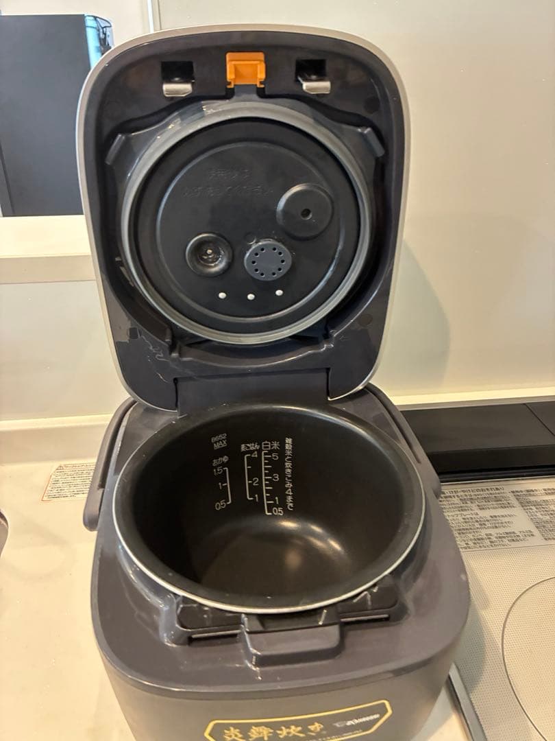 象印　炊飯器　NW-PV10型