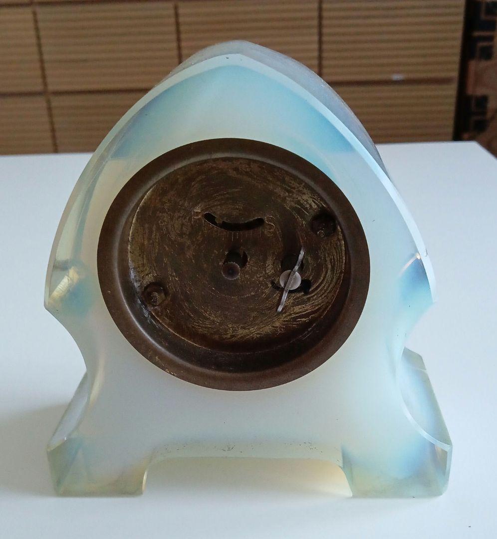 精工舎の置き時計　ウランガラス