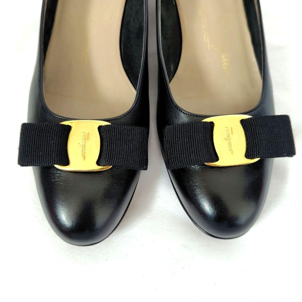 ✨️腕利き職人のリペア済✨️美品【フェラガモ】 ヴァラ パンプス 黒24.5cm