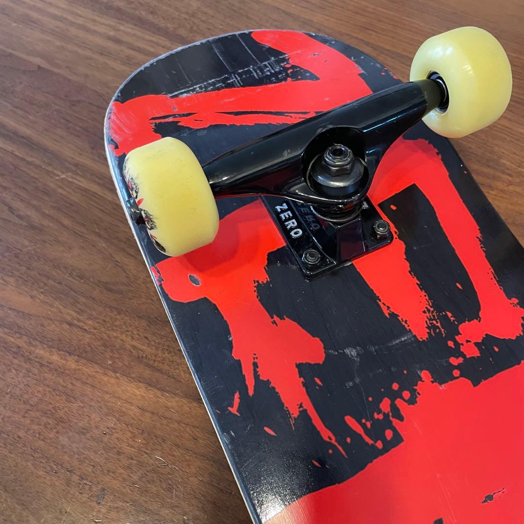 ZERO ゼロ　スケートボード　スケボー　コンプリート　7.75