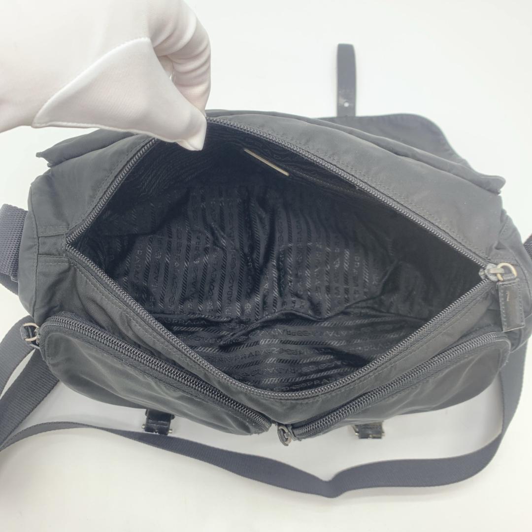 プラダ テスートナイロン レザー メッセンジャー ショルダーバッグ A4収納可能