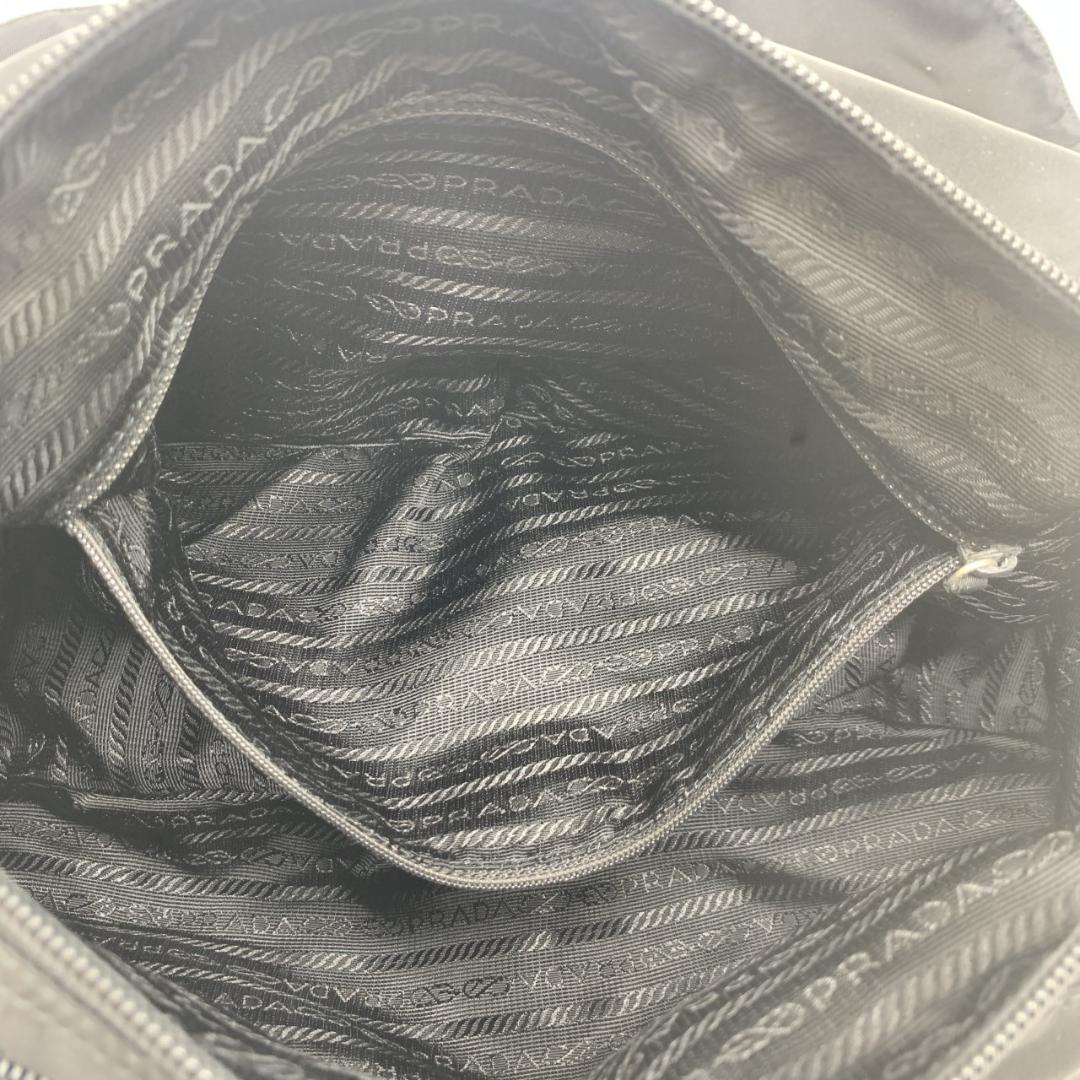 プラダ テスートナイロン レザー メッセンジャー ショルダーバッグ A4収納可能