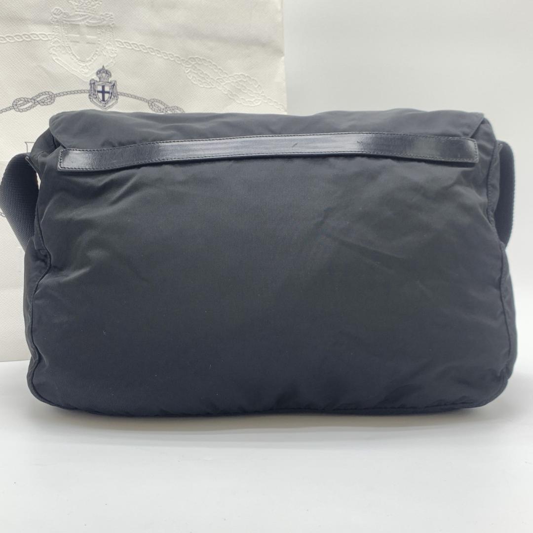 プラダ テスートナイロン レザー メッセンジャー ショルダーバッグ A4収納可能