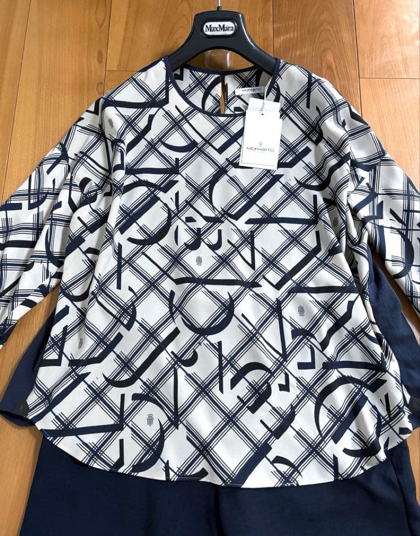 新品訳あり　モラビトブラン　カタログ掲載ロゴプリントブラウス¥63,800