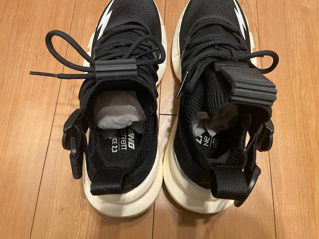 ウロタノモ　ニールバレット×リーニン　スニーカー