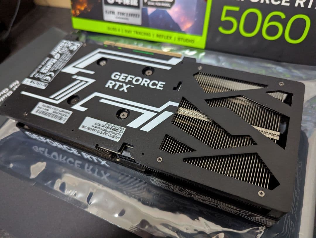 GALAKURO GeForce RTX 5060ti 8g 本体