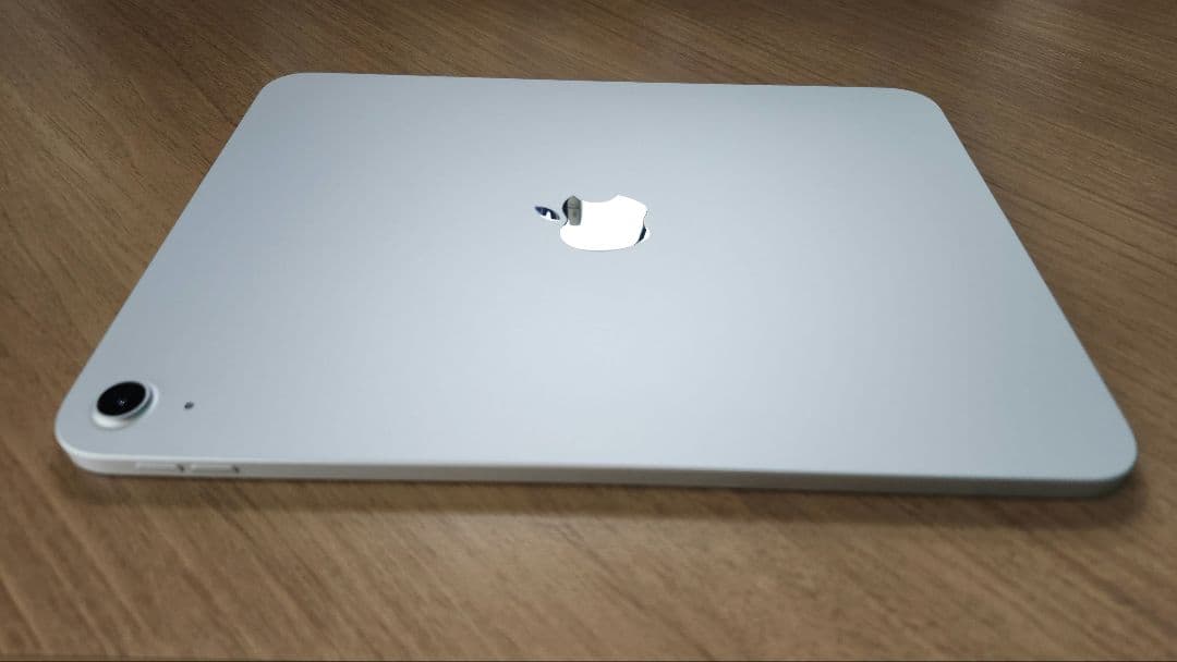 iPad A16 128GB シルバー wifi ケースとペン