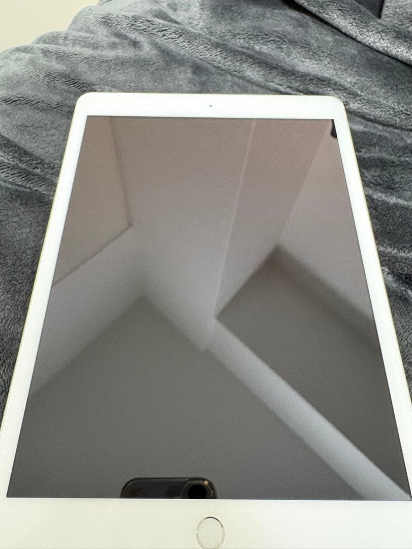 iPad (第7世代) Wi-Fi 128GB シルバー