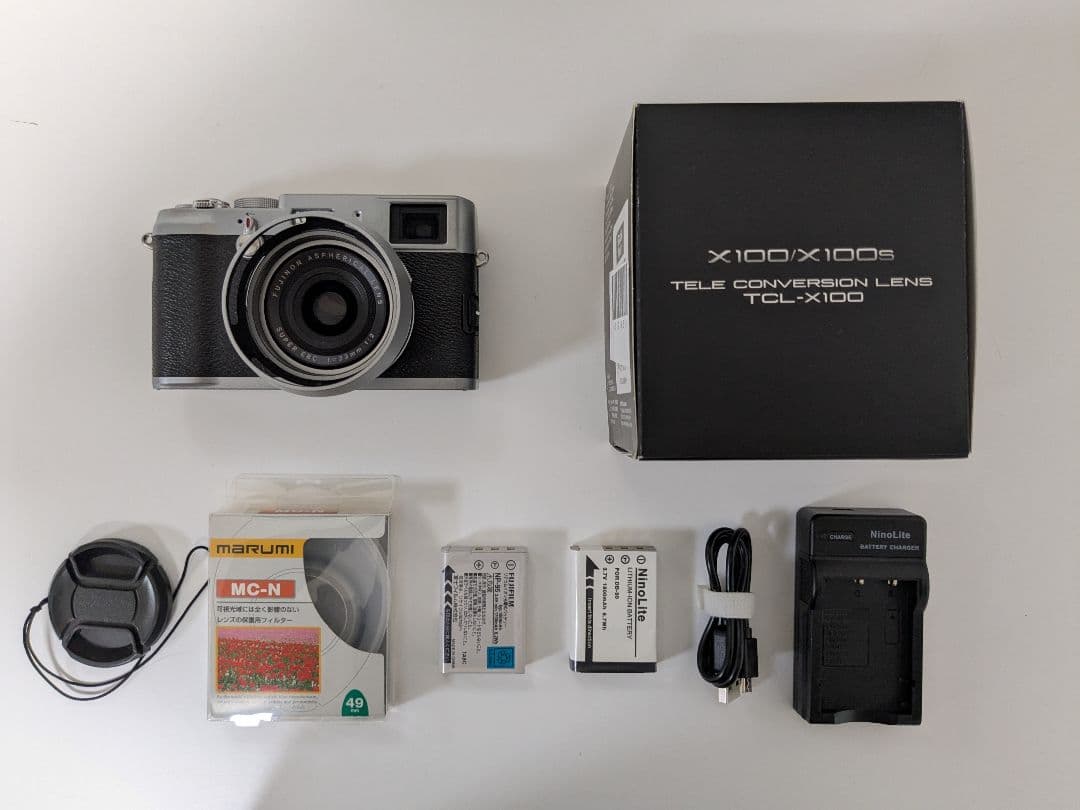 FUJIFILM FinePix X100 テレコンバージョンレンズ付き