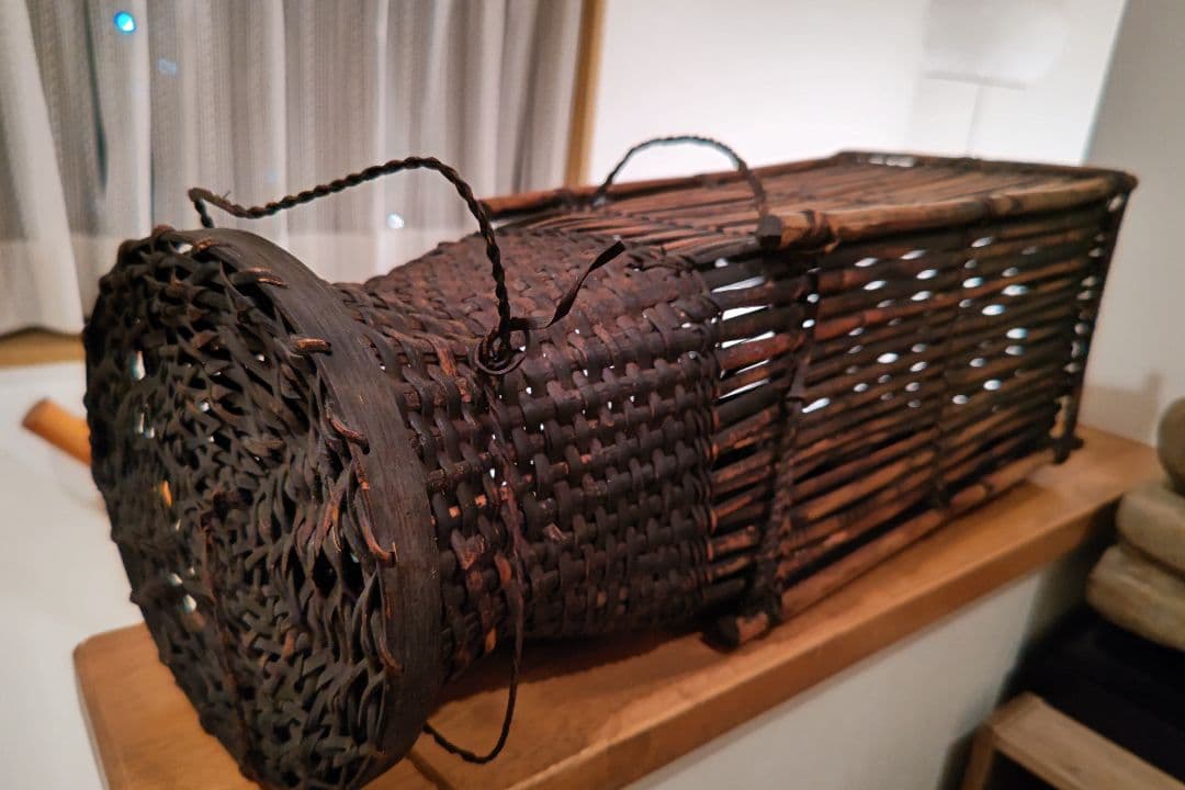 イフガオ族、イナゴ入れ籠、アンティーク