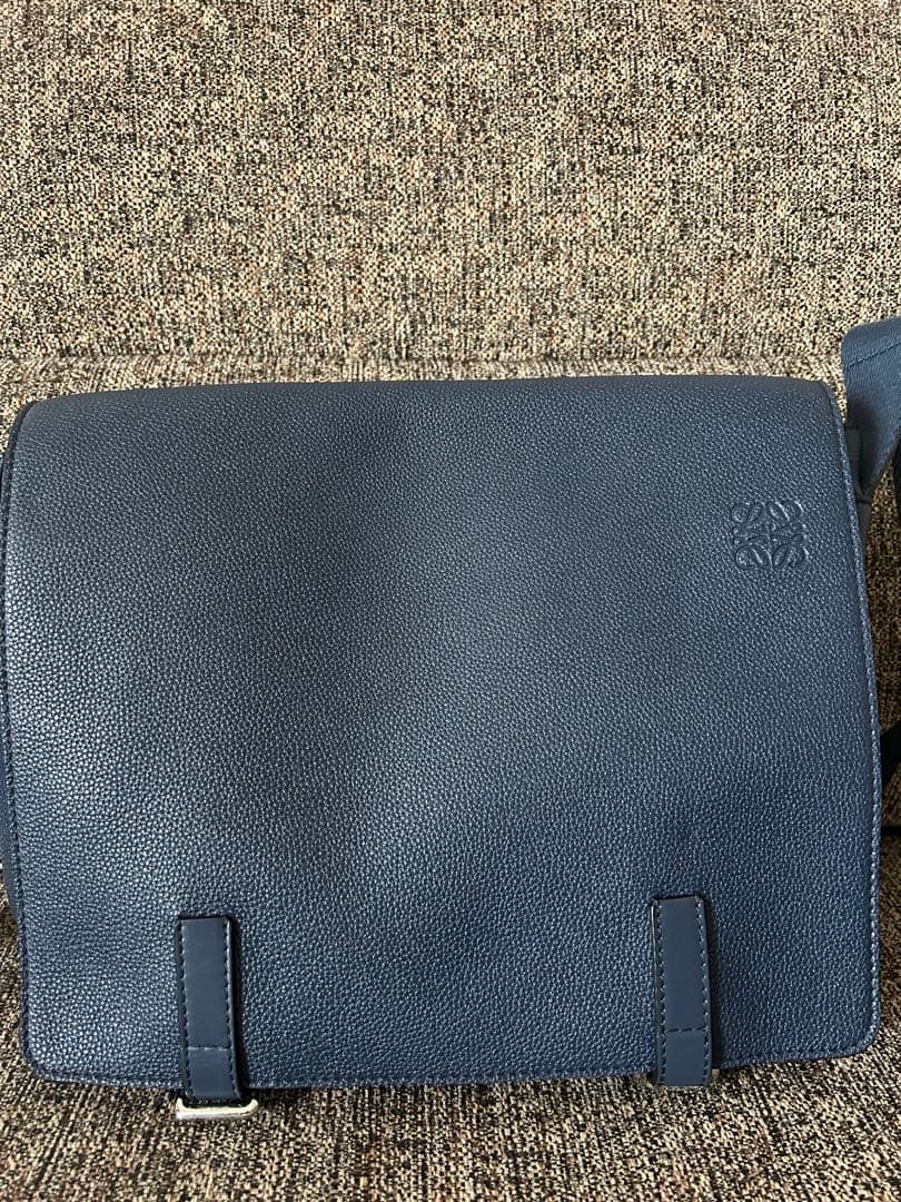 ♪ ロエベネイビー レザー メッセンジャーバッグ