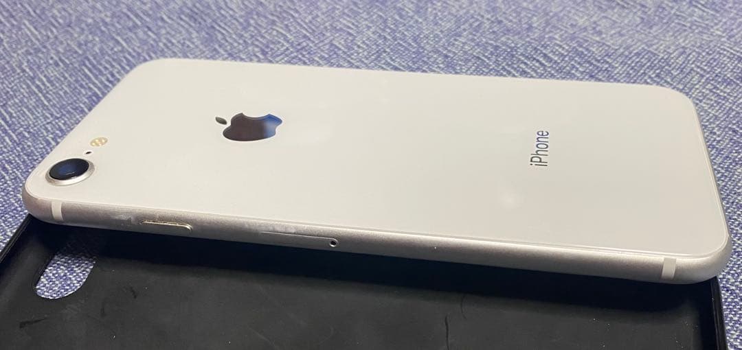 iPhone8 ホワイト　64G SIMフリー　美品