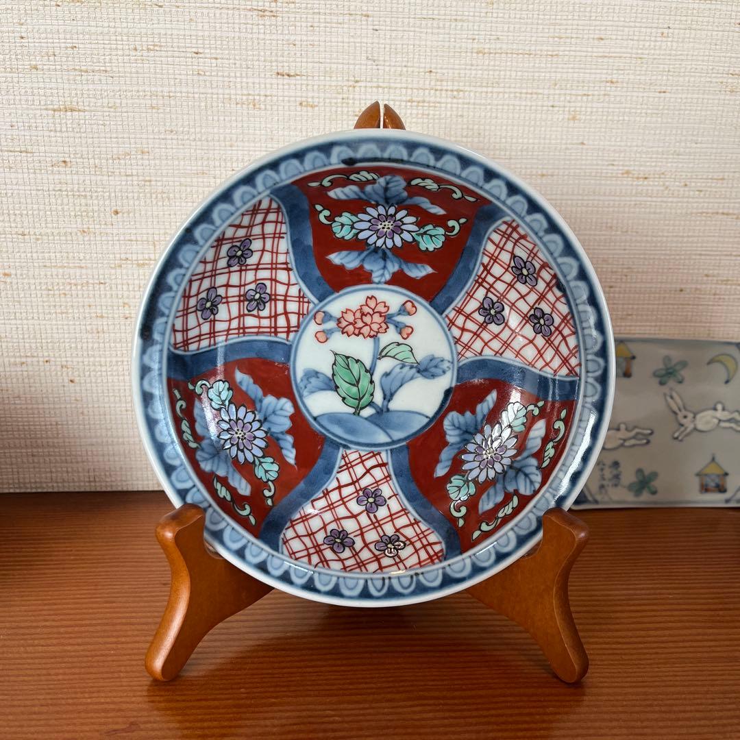 有田焼 六代走波　染錦 赤濃菊絵小花文 五寸皿
