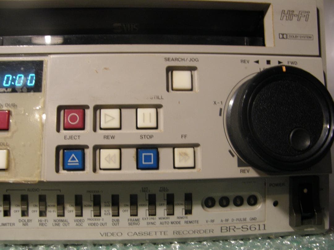 ビクターBRS-611業務用SVHSレコーダージャンク品の出品です。