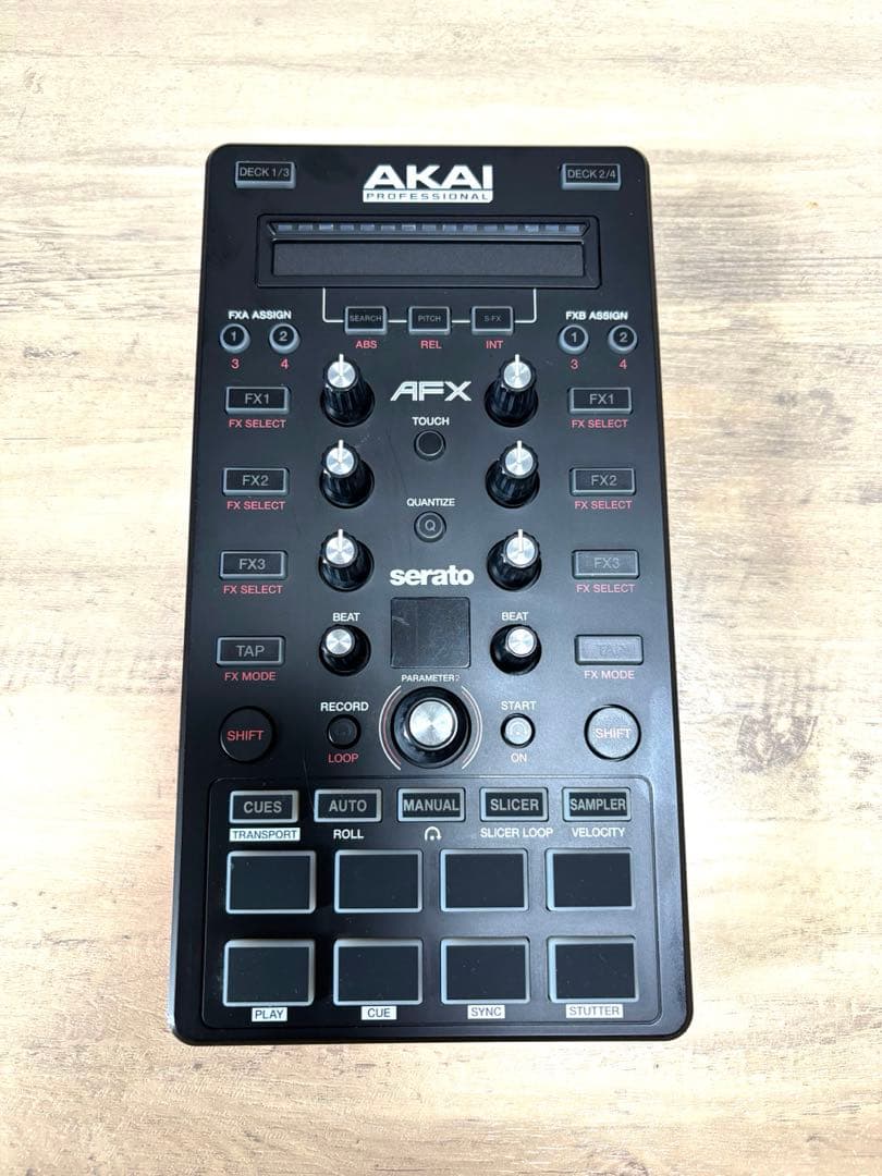 Akai AFX MIDIコントローラー